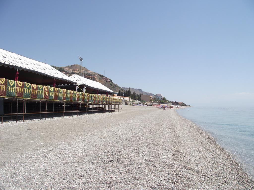 B&B Il Mare Degli Dei Letojanni Exterior foto